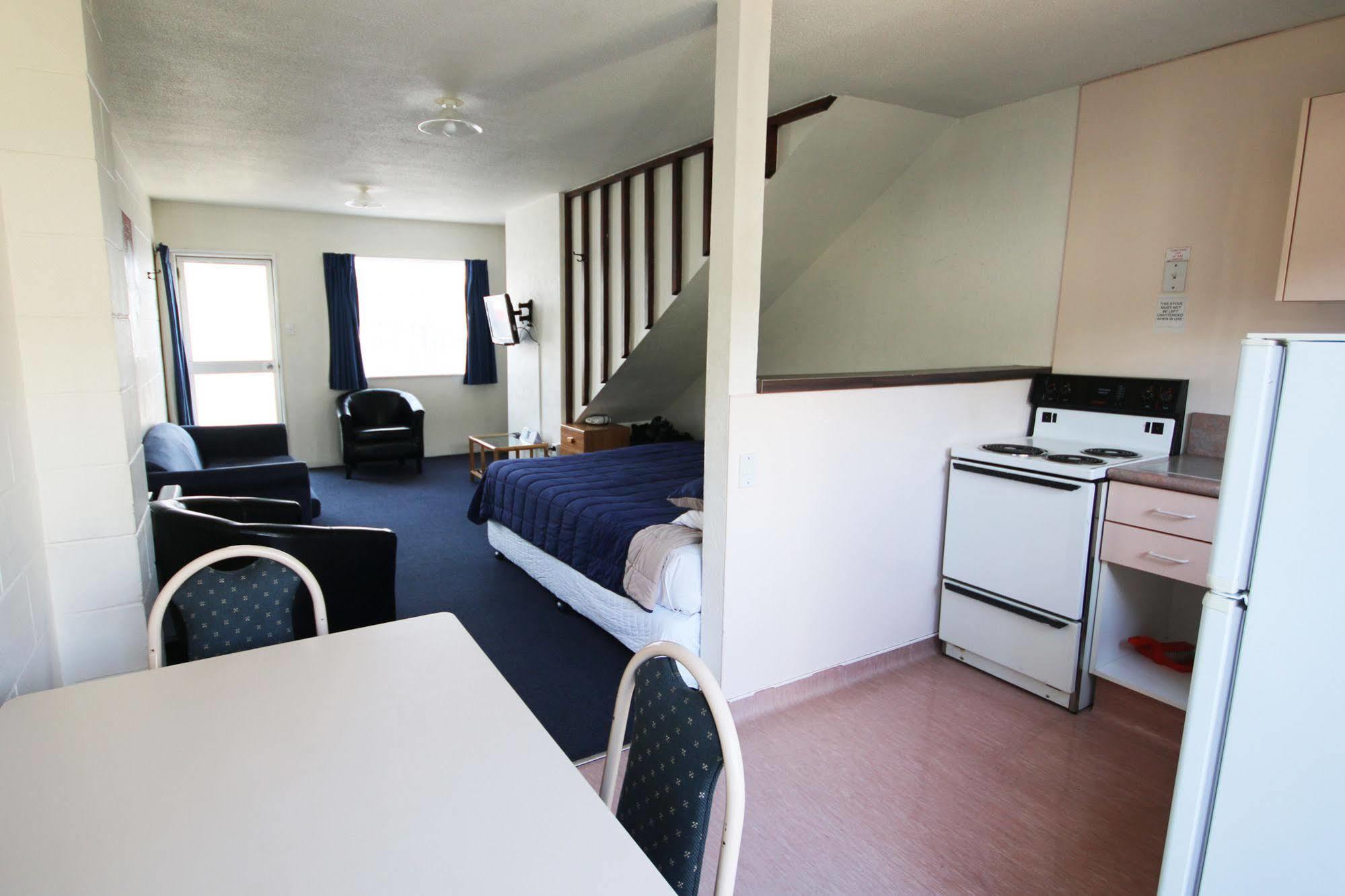 Midway Pacifica Lodge Лоуэр-Хатт Экстерьер фото